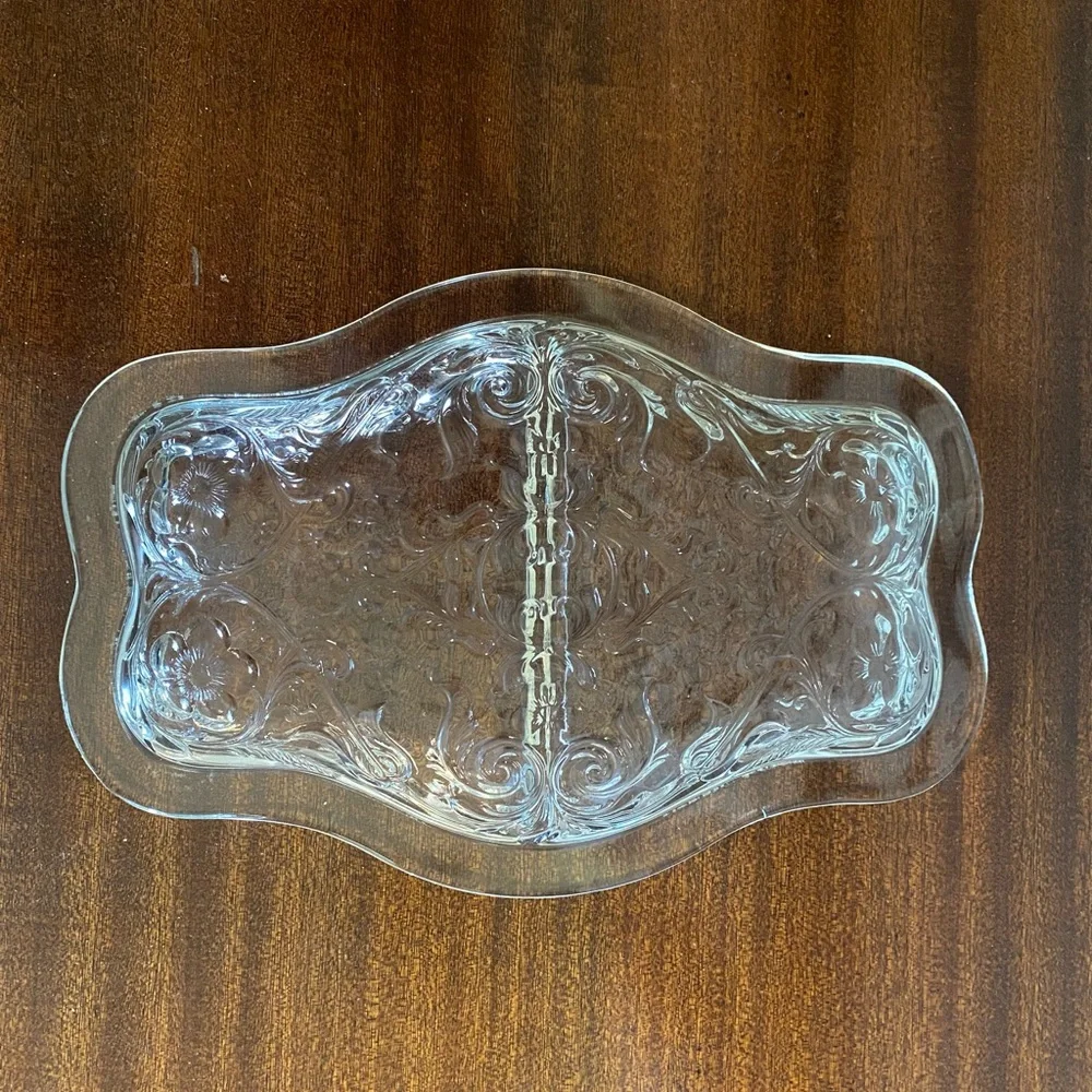 Elegant Clear Glass Soap Dish
